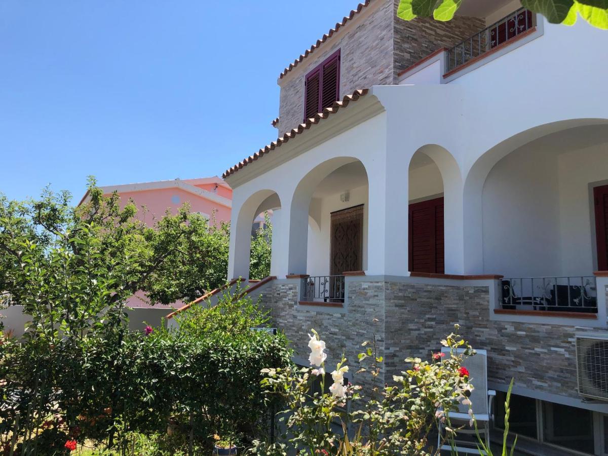 Appartamento In Villa Andreina Orosei Exteriör bild