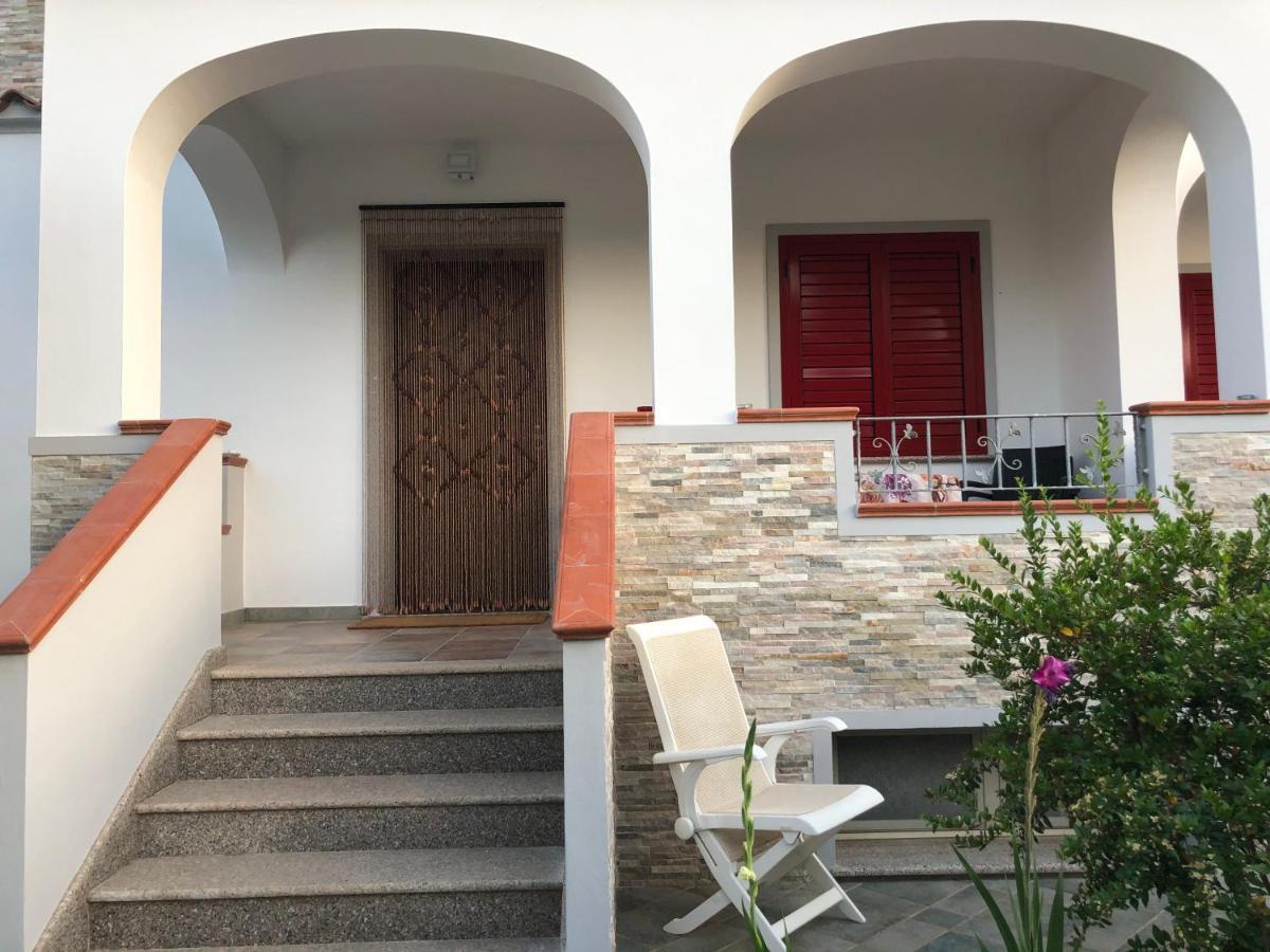 Appartamento In Villa Andreina Orosei Exteriör bild