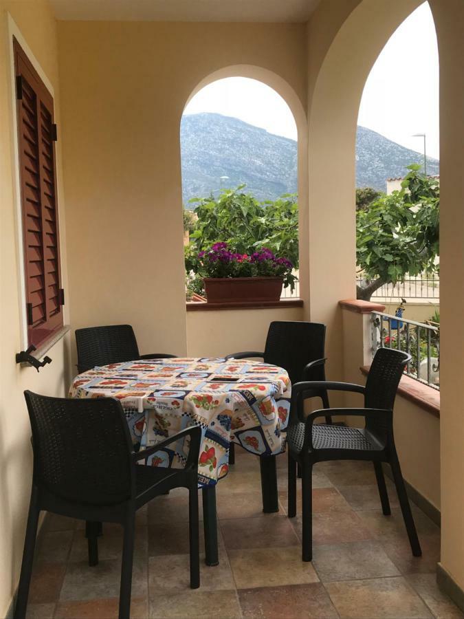 Appartamento In Villa Andreina Orosei Exteriör bild