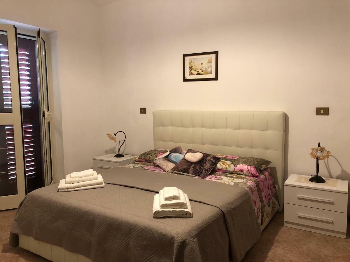 Appartamento In Villa Andreina Orosei Exteriör bild