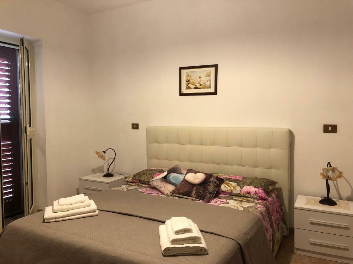 Appartamento In Villa Andreina Orosei Exteriör bild